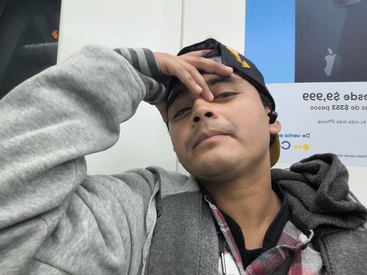 Negr066's tweet image. Yo no quería
Aca vivirla 
Pero la vida
Me puso aquí
Fumo María
Voy por la vía
Miro la sima
Y ¡ya estoy ahi!🎶✨