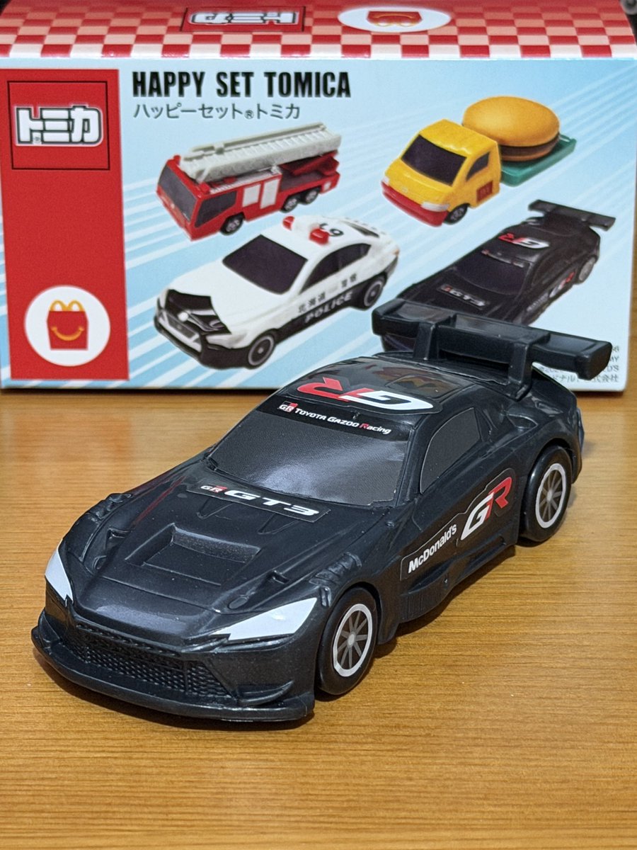マックのトミカ🍔一発目でGR GT3出たー🙌シール貼るの地味にめんどいw