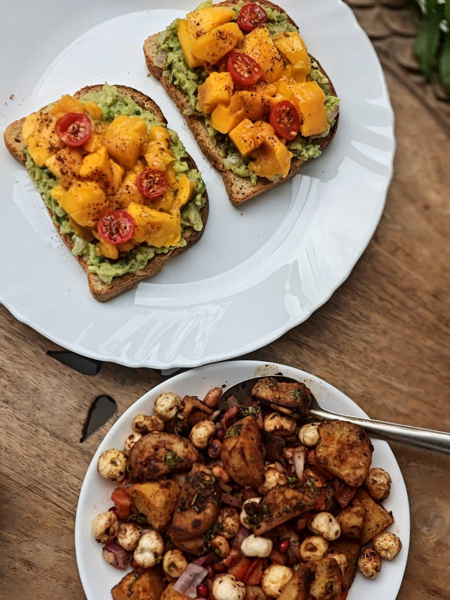 ANGAARx's tweet image. Your vibe attracts your tribe. So glad I connected with my sincere Trainee the Wonder Woman herself, @SoloWandergram! An awesome host &amp;amp; Wanderer Soul from Awadhi Gharana.
#Chai #KalyugKaAmrit #Food 
Connected through Mutual @imvarunuppal &amp;amp; @Supreetshine07 Thanks, guys!
#WeMetOnX