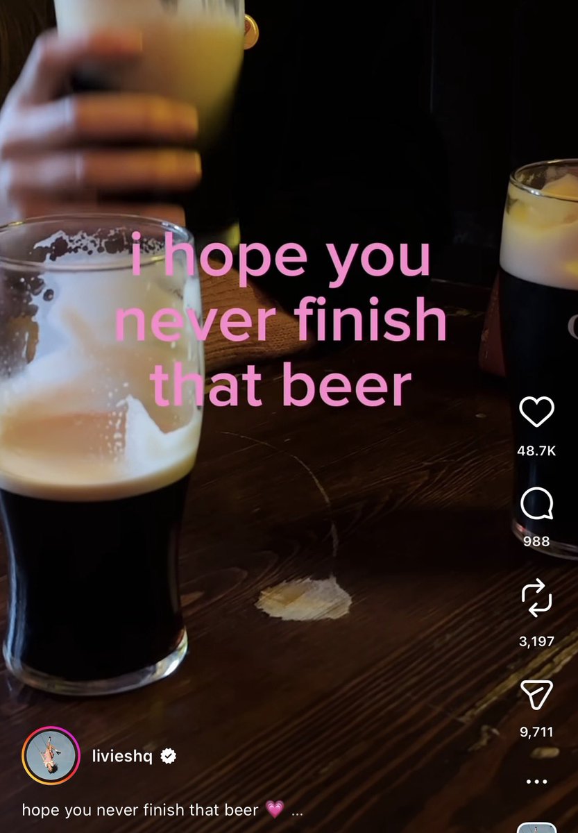 julianne tweet media