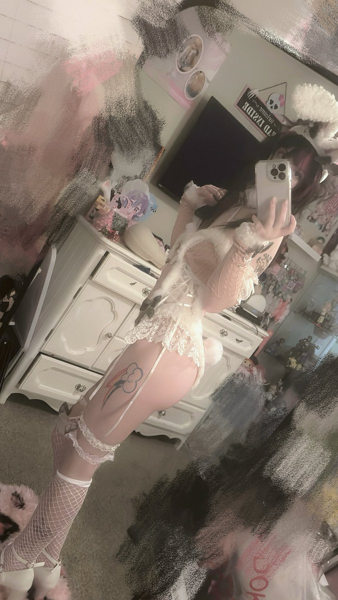 static 🎀 tweet media