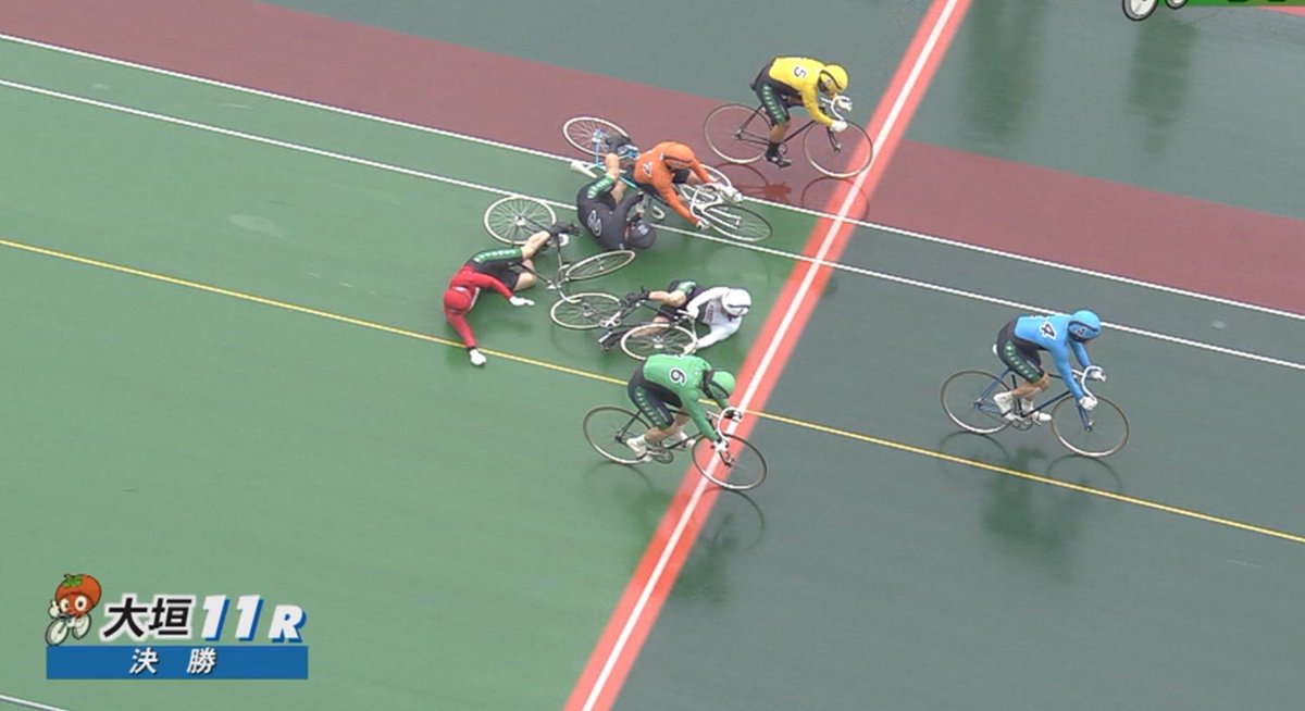 こもも tweet media