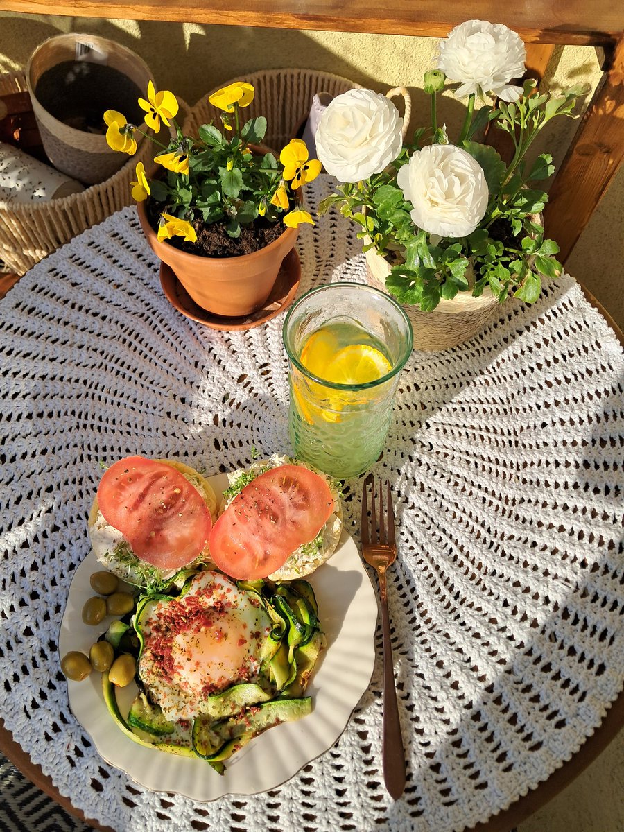 Karolldo3 tweet media