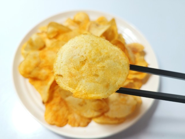 inukichi666xyz's tweet photo. 【いぬきちのコンビニ飯ブログ】

山芳　ポテトチップス ULTRA SPICE【ファミリーマート】辛味と痺れを楽しめるポテトチップスです!!

商品の詳細はプロフィールのリンクからご覧いただけます。

#ファミリーマート #ULTRASPICE #ポテトチップス #コンビニ #コンビニ新商品 #コンビニ飯 #conveniencestorefood #グルメ #コンビニグルメ