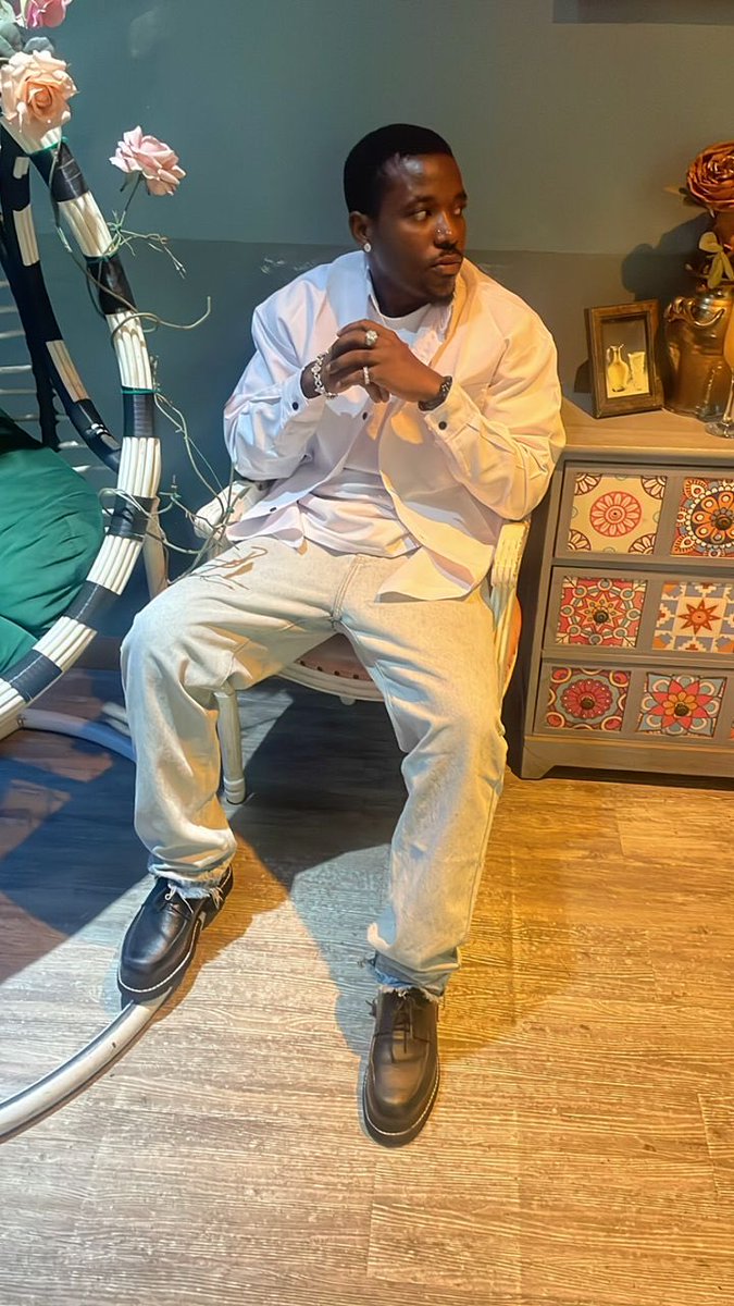 David Wealth tweet media