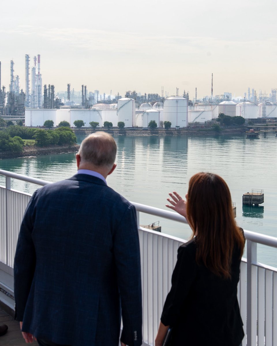 Australian Government tweet media