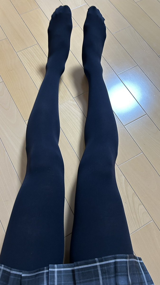 wcfuxx's tweet photo. 案外脚長かったり？んなことないよねー
#女装
#男の娘 https://t.co/MTTzAlGQzn