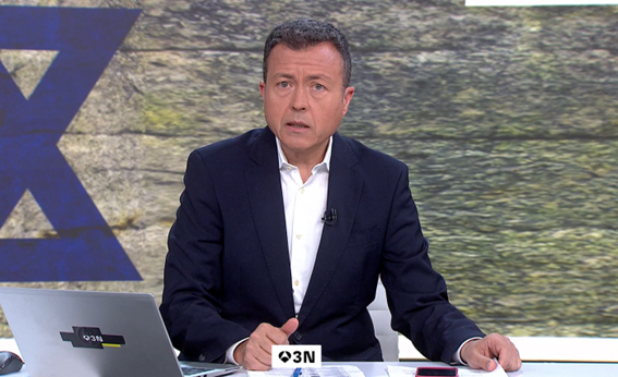 atresmediacom's tweet photo. #Audiencias I

👉 @EspejoPublico vuelve a ser líder entre privadas con un 12,3% (+1,2 puntos sobre su inmediato competidor)

📺 Supera los 300.000 seguidores, con cerca de 2 M de espectadores únicos

💥 Antes, 'Noticias de la mañana' alcanza su RÉCORD anual con un 17,1% de cuota https://t.co/U9tfARWVYF