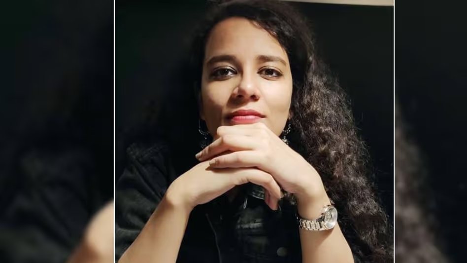 GoodNewsToday's tweet image. स्वच्छ भारत अभियान की डायरेक्टर बनी गुंजन द्विवेदी, जानें कौन हैं 2 बार IAS परीक्षा में फेल होने के बाद भी हिम्मत नहीं हारने वाली ये अधिकारी

#UPSC #SuccessStory #IAS #GunjanDiwedi 

पूरी खबर पढ़ें - tinyurl.com/2rbspe6w