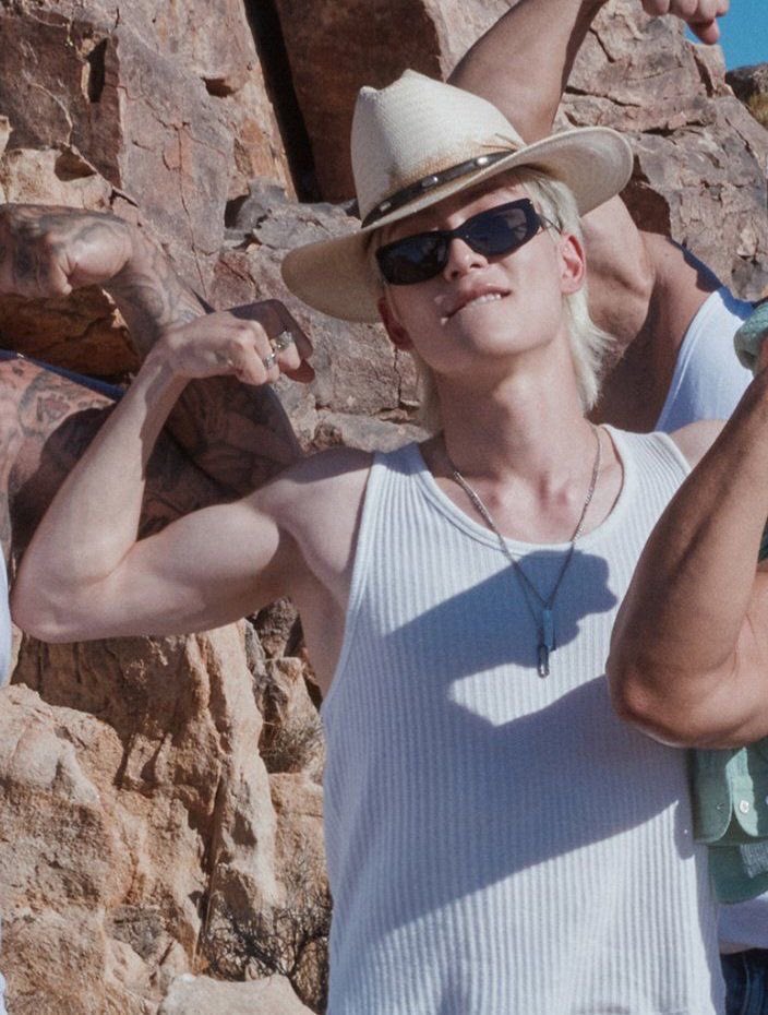 黃, Estelle Crescentia. tweet media