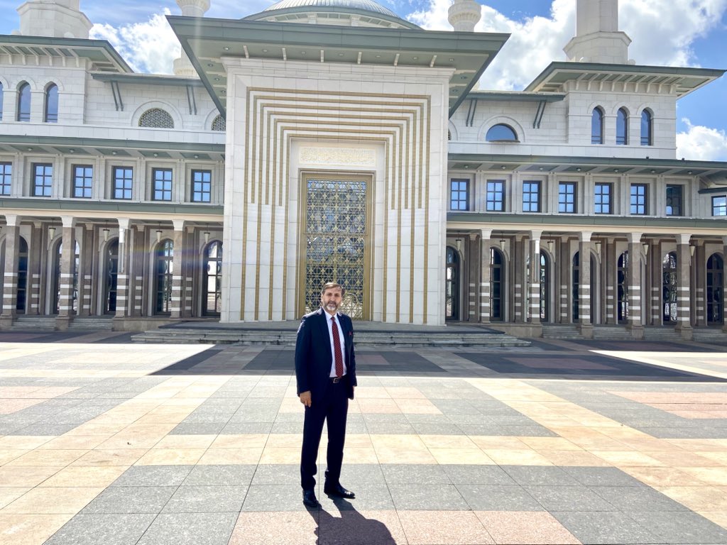 metinylmaz56's tweet photo. Cuma gününün hayır ve bereketi üzerimize olsun inşallah https://t.co/lcjCoVatL5
