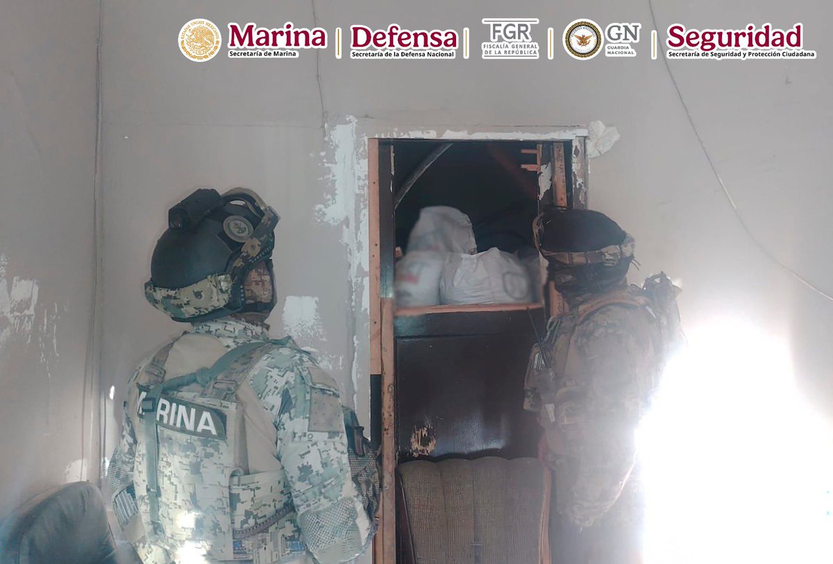 MrElDiablo8's tweet image. Localizan e inhabilitan un túnel clandestino de aproximadamente 79 metros de longitud y 4.5 metros de profundidad en la colonia Centro de Nogales, #Sonora, a escasos metros de la frontera con EU. 
Hay un detenido. 
@Defensamx1 @SEMAR_mx @FGRMexico @GN_MEXICO_ @SSPCMexico 

#Video