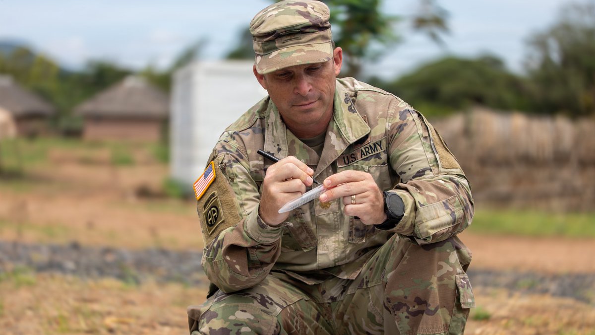USArmyEURAF's tweet image. #Army scientists on the front line of health protection!

During #JustifiedAccord26, @USArmy scientists used advanced #biosurveillance and diagnostics to protect multinational forces in East Africa. 

Click 👇 for the full article.
army.mil/article/291642