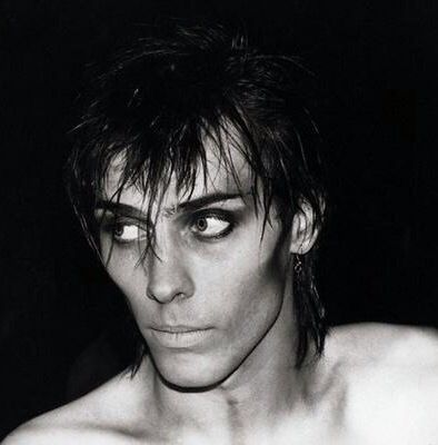 elsotaescala's tweet image. #bersions
1351.- #PeterMurphy "The Light Pours Out of Me" -1986- (#JohnMcGeoch, #PeteShelley, #HowardDevoto) #Magazine -1978-
youtu.be/wm3e1Mbt0z8?si…