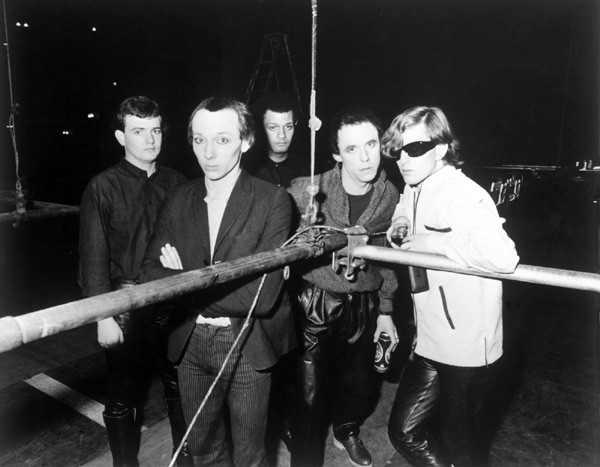 elsotaescala's tweet image. #bersions
1351.- #PeterMurphy "The Light Pours Out of Me" -1986- (#JohnMcGeoch, #PeteShelley, #HowardDevoto) #Magazine -1978-
youtu.be/wm3e1Mbt0z8?si…