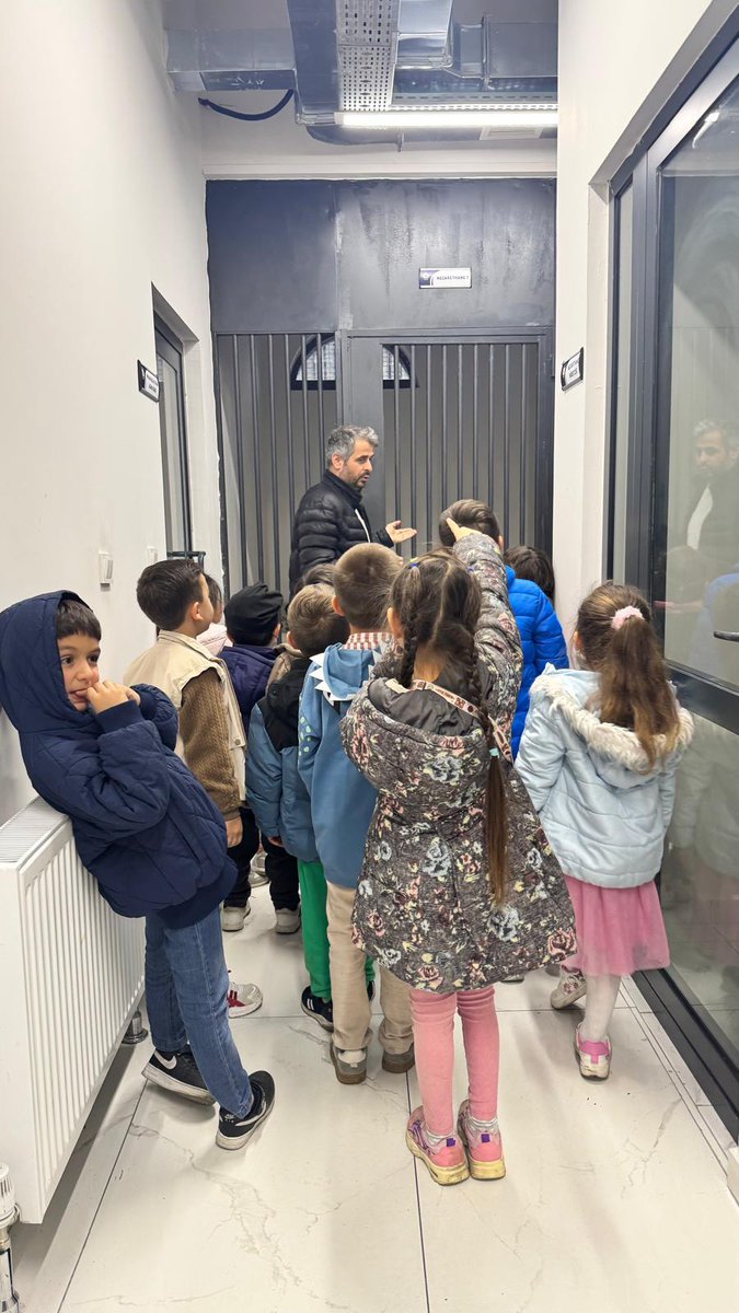 Çarşıbaşı Anaokulu öğretmen ve öğrencileri, Türk Polis Teşkilatı’nın 181. yılı kapsamında Çarşıbaşı İlçe Emniyet Müdürlüğü’nü ziyaret etti.🚔
<a href="/tcmeb/">Millî Eğitim Bakanlığı</a> <a href="/Trabzon_MEM/">Trabzon İl Millî Eğitim Müdürlüğü</a> <a href="/hasan_uygun91/">hasan uygun</a> <a href="/akkanserkan6161/">AkkanSerkan</a>