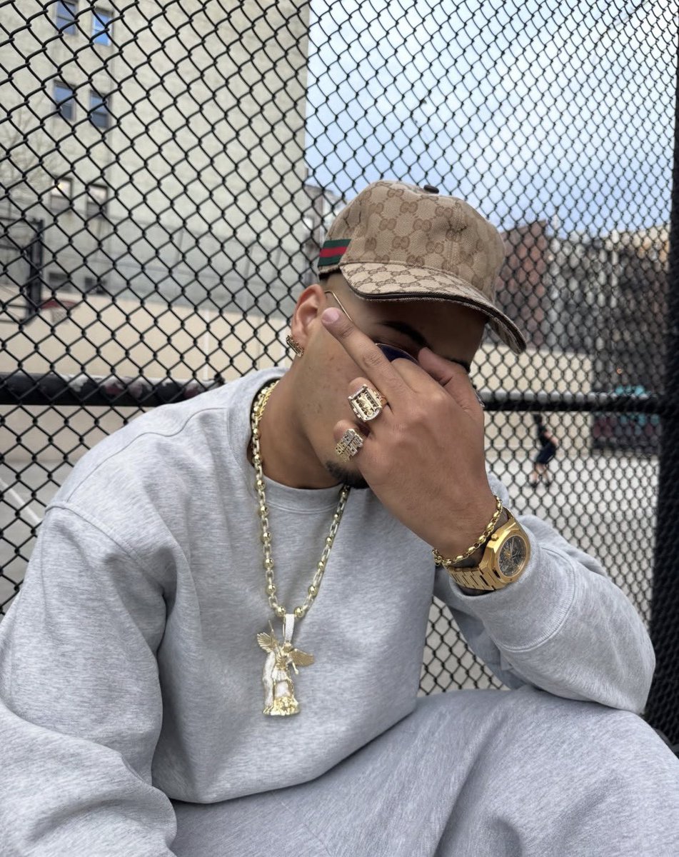 Saint. Jpeg♤☆ tweet media