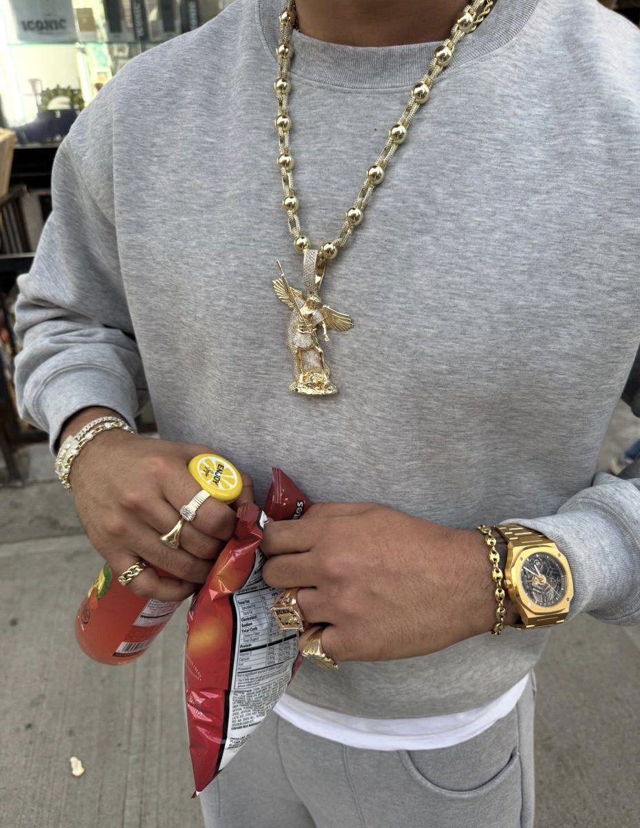 Saint. Jpeg♤☆ tweet media