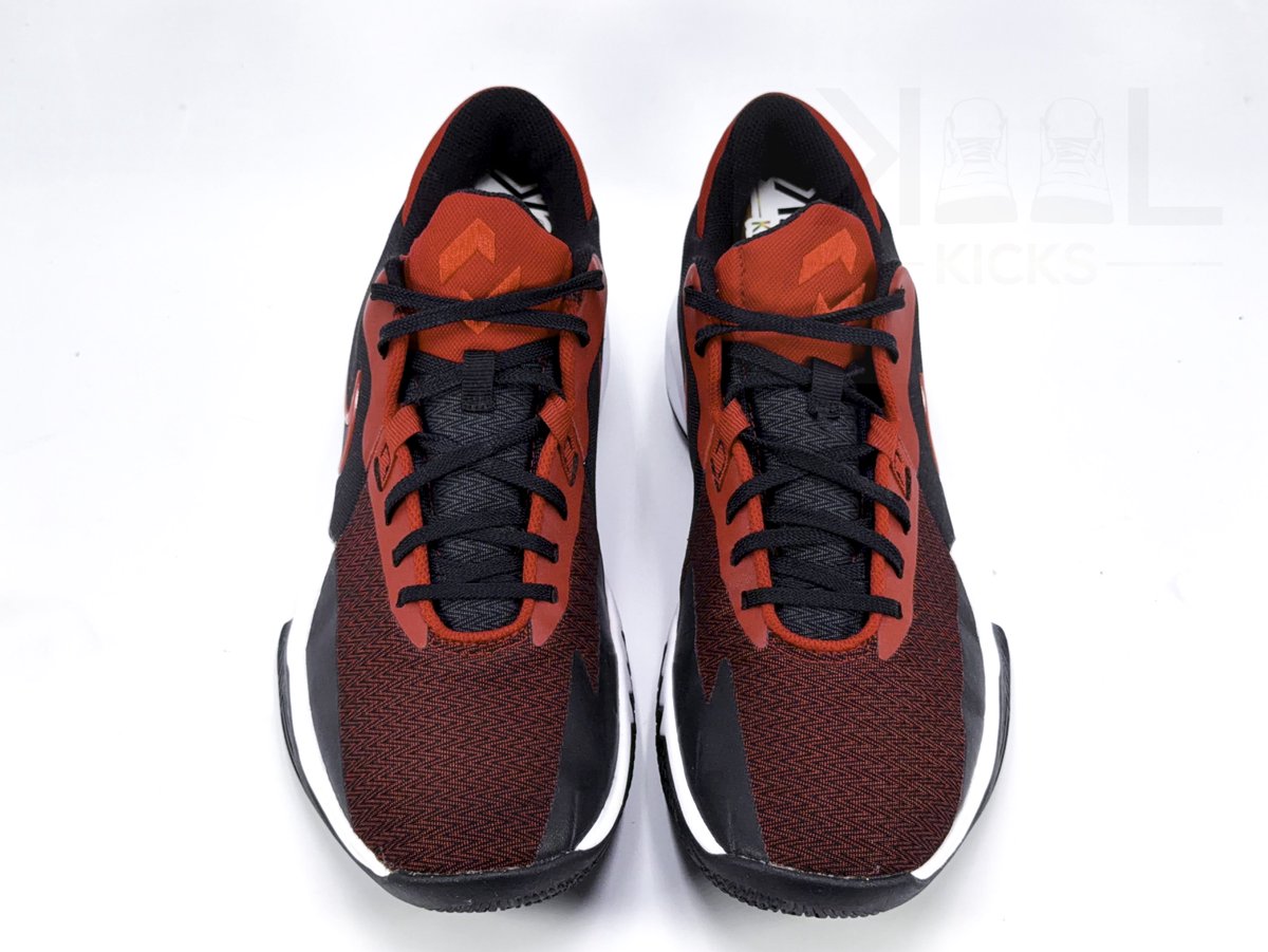 KuuLKicks_GH's tweet image. Nike Precision 6 ‘Bred’ 2022

📌 Condition: Thrift / Gently Used (10/10 )

👟 Size: US 10  -  UK 9 -  EU 44

🏷️ Price: 350 GH¢ 

📱 Call or WhatsApp: 0530511705

#thrift #thrifting #thrifted  #thriftstorefinds #shoesforsale