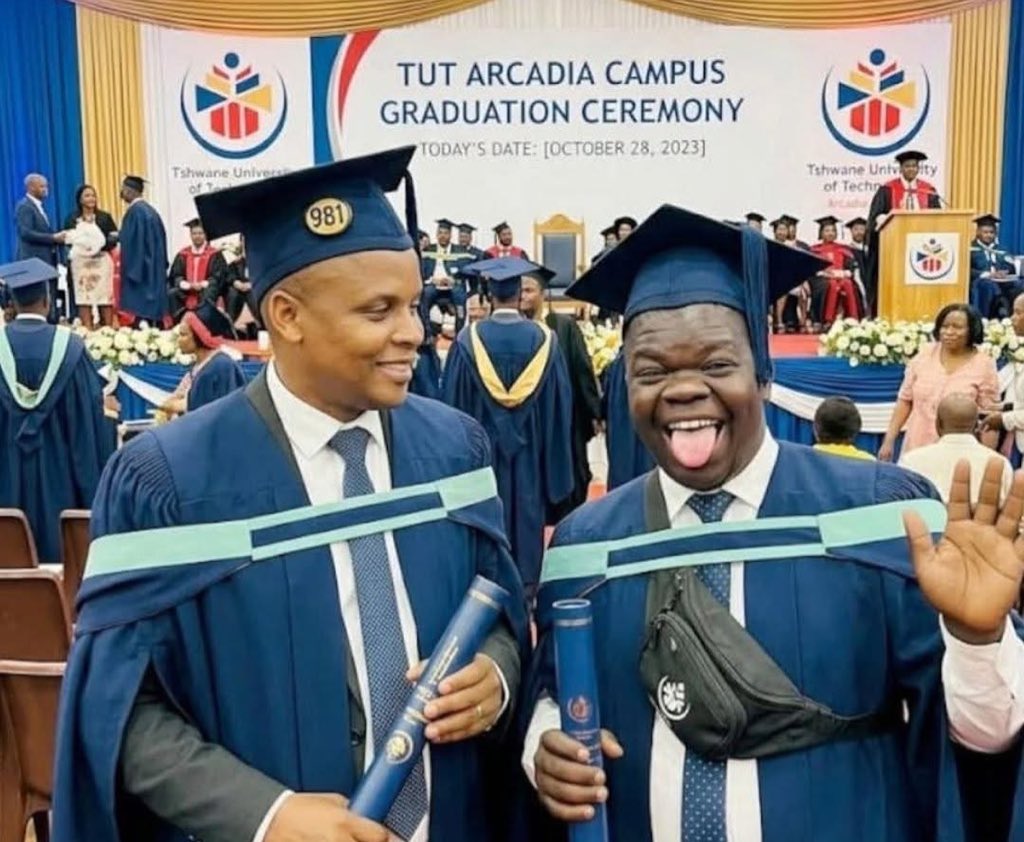 Man’s NOT Barry Roux tweet media