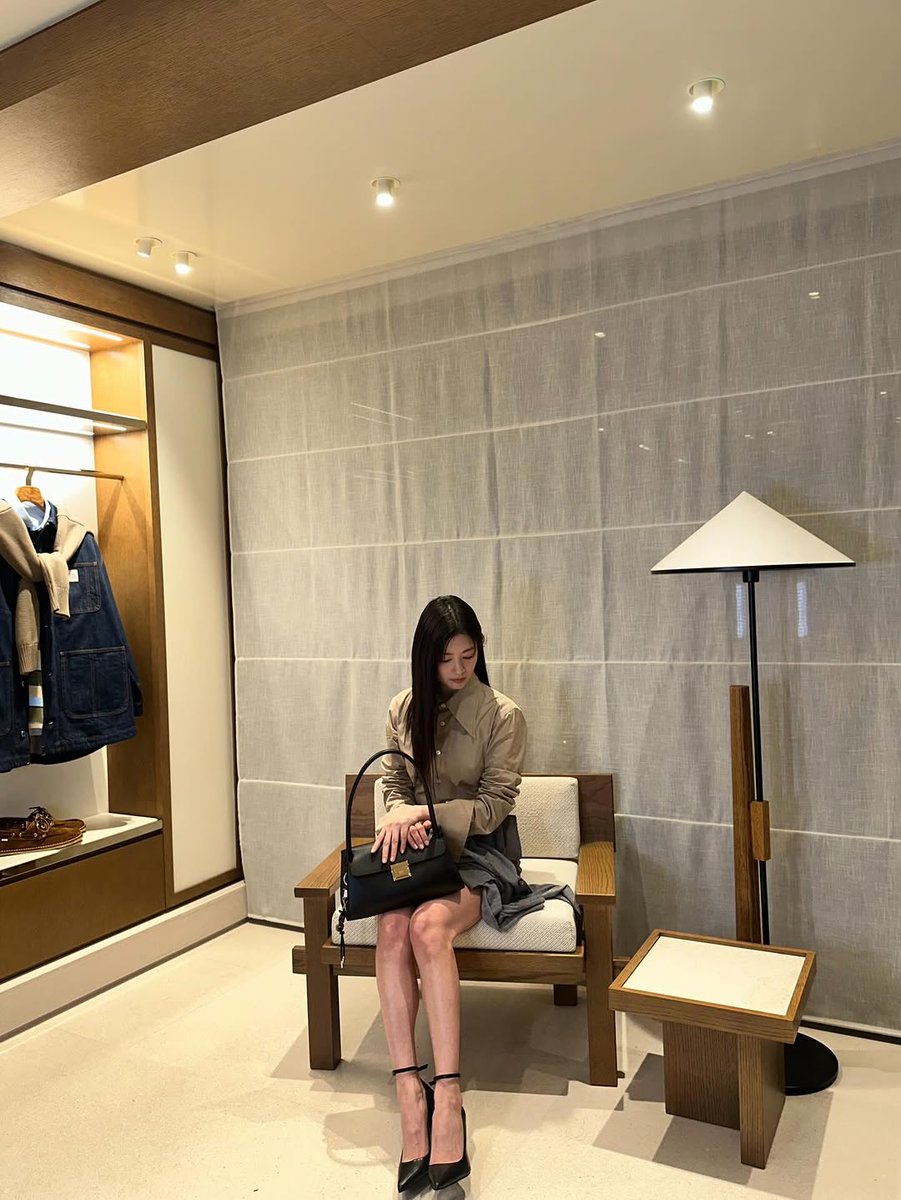 #JungSoMin ( 정소민) | TheDealer soon 🎬 tweet media