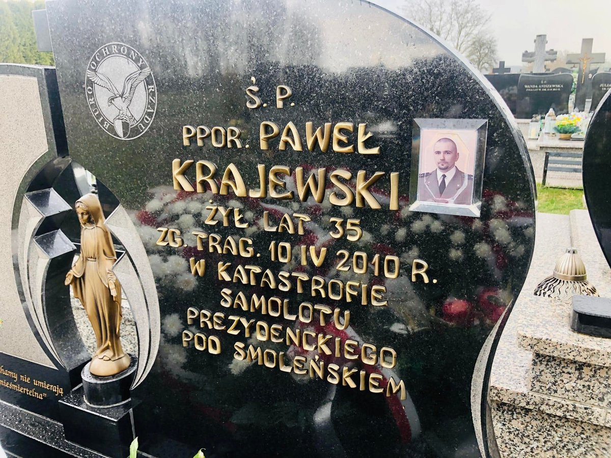 10.04.2010 roku w katastrofie smoleńskiej zginął Przasnyszanin, funkcjonariusz BOR, ppor. Paweł Krajewski.