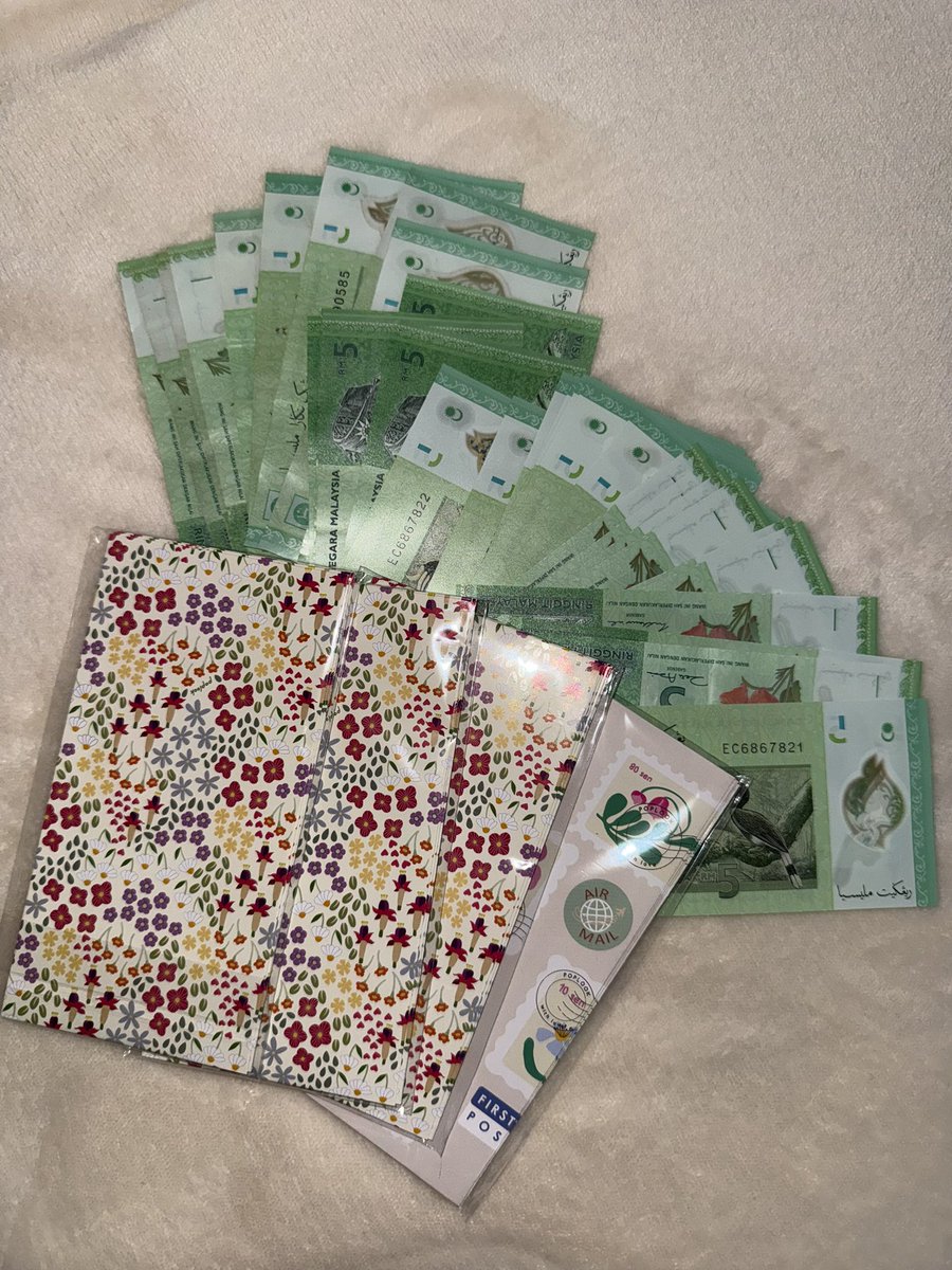 its very very last minute and unprepared..so i will giving out duit raya as my freebies for #TYTRACKinKL ..tapi tak banyak tau fcfs..open for trade😊

#TAEYONGinKL #TAEYONGinMY #TY_TRACK_REMASTERED