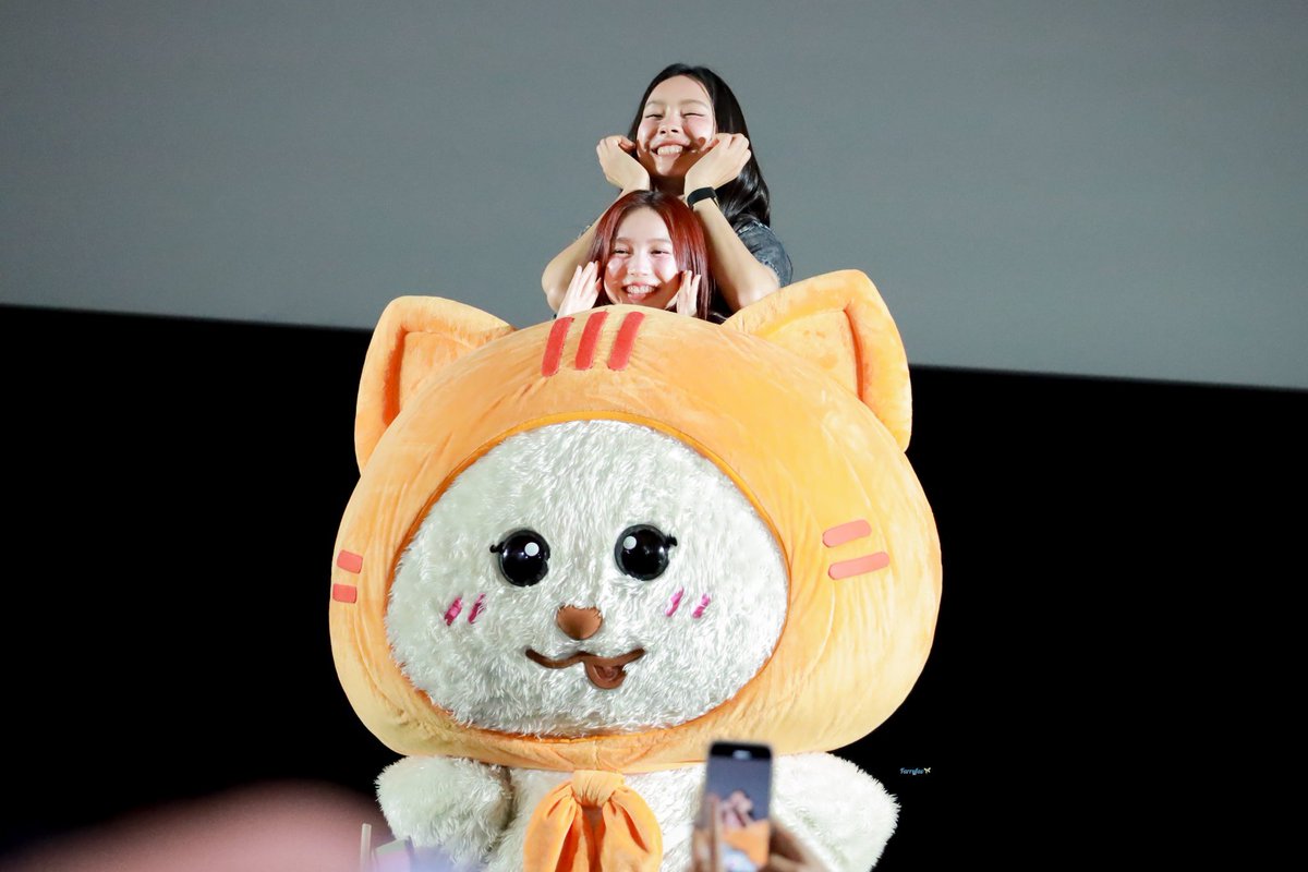 𝐢𝟑𝐚𝐧𝐚•𝐧𝐚🌈™ tweet media