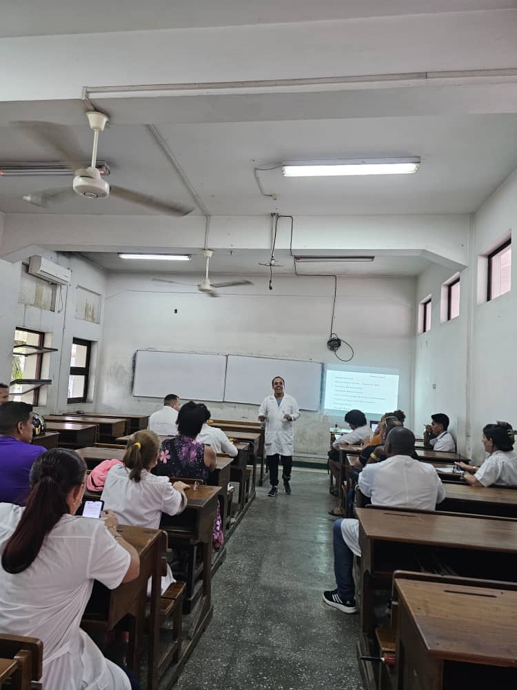 Se realiza preparación metodológica dirigida por el Dr. Daniesky Dopico, fortaleciendo las competencias docentes y asistenciales del colectivo. Un espacio de intercambio que contribuye a elevar la calidad del proceso formativo y la atención médica. #BMCTL #HNGV