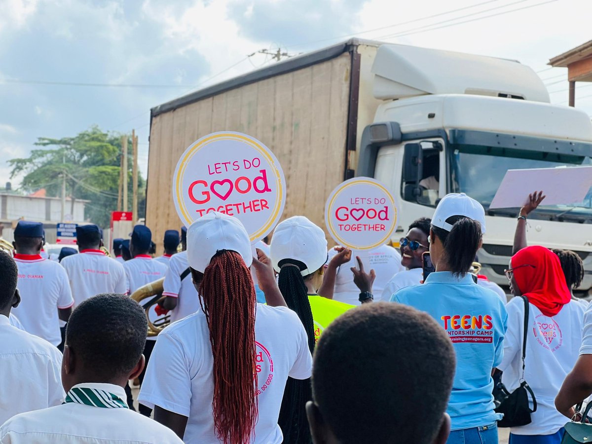 HallimahUg's tweet photo. There’s something powerful about walking together for a cause that matters. Today, young people have shown up, raised their voices, and reminded us all that Think good, Speak good, Do good is very key. This is what #GoodDeedsDayUganda looks like in action.
#DoingGoodTogether https://t.co/gzu2D37IE9