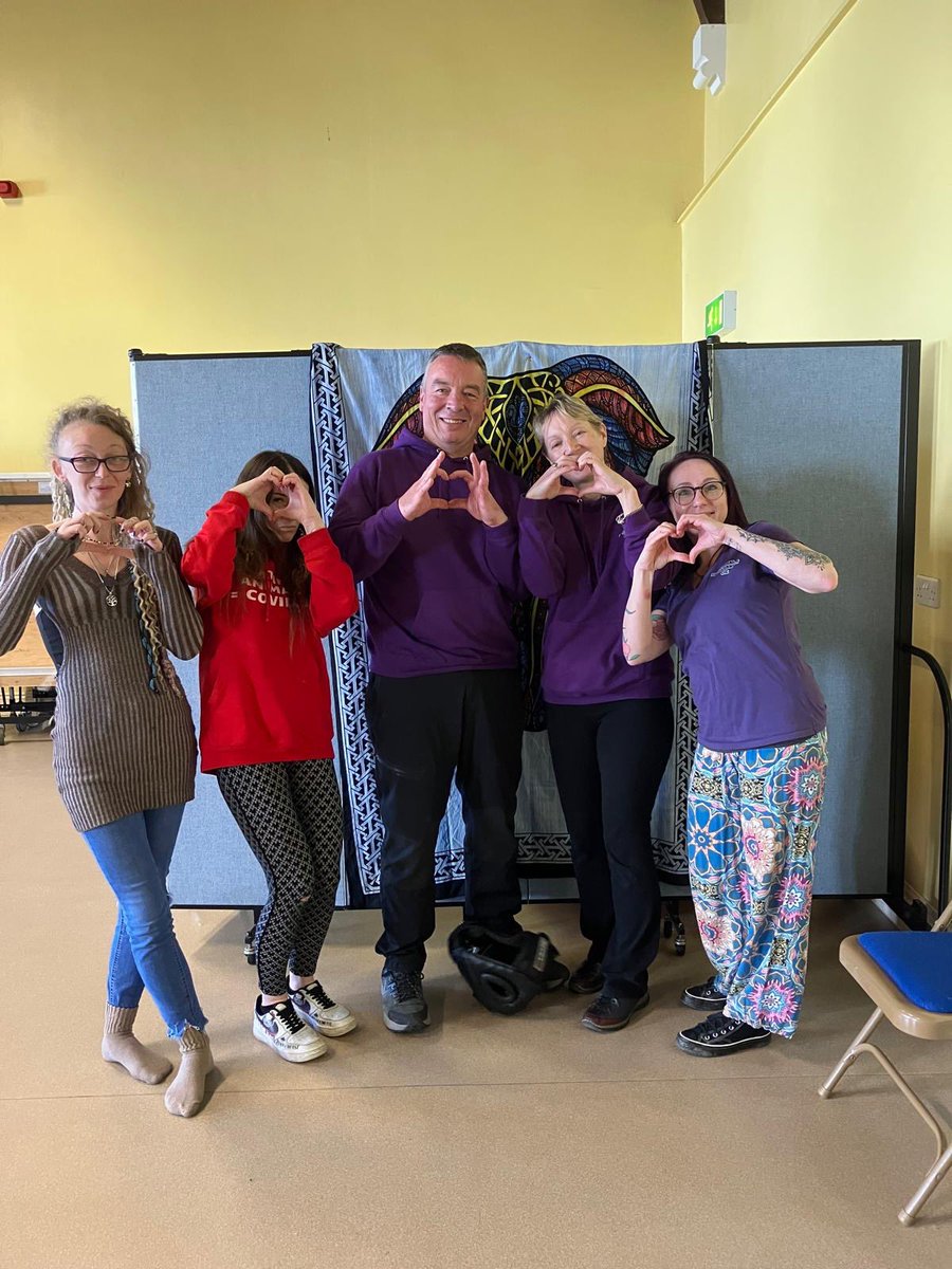 CicPhysical's tweet image. We have many whiteboard discussions at our Follow up sessions in all of our locations.. Make yourself too valuable to get abused by having respect for your boundaries and your body.. 
#SisterhoodStrong
#domesticabuseawareness
#practicemakesperfect
#boundaries 💜