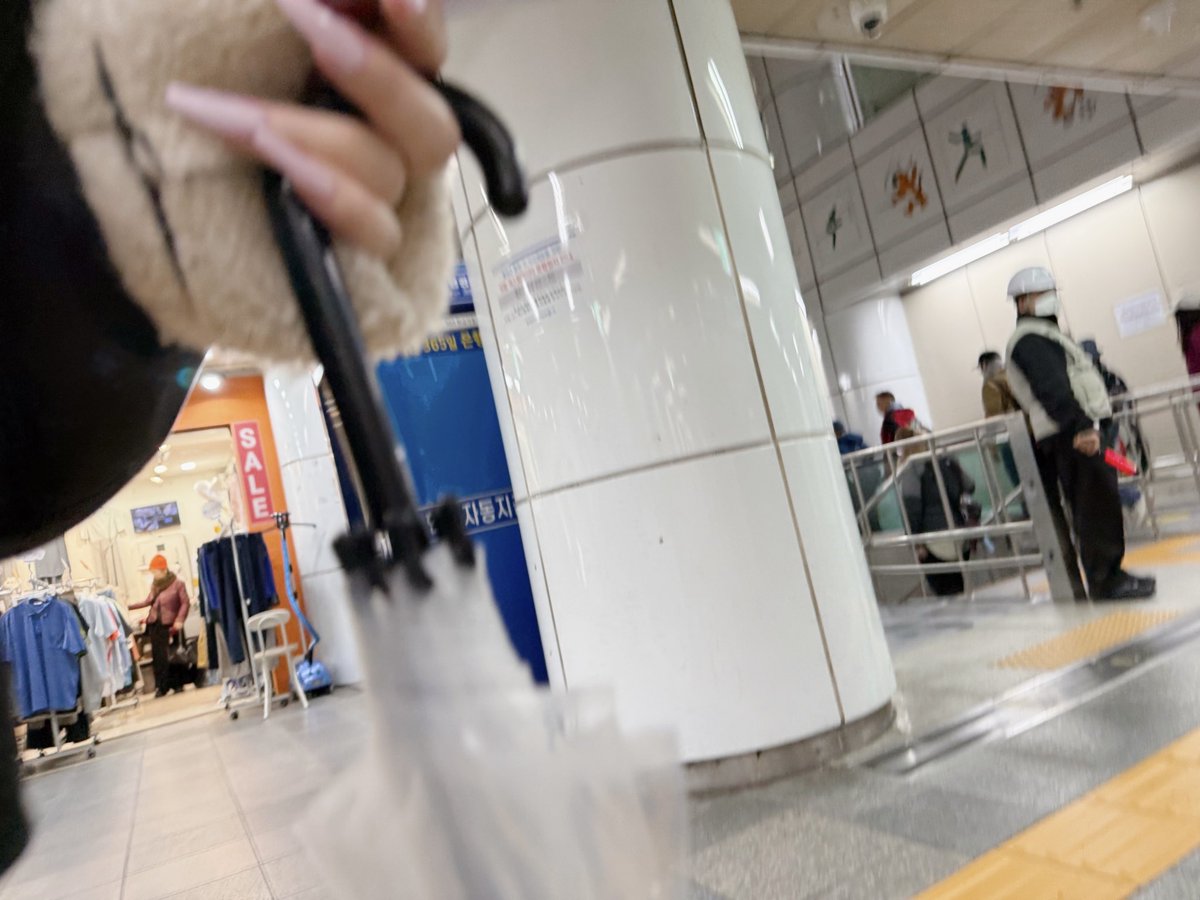 綾邑￤ tweet media