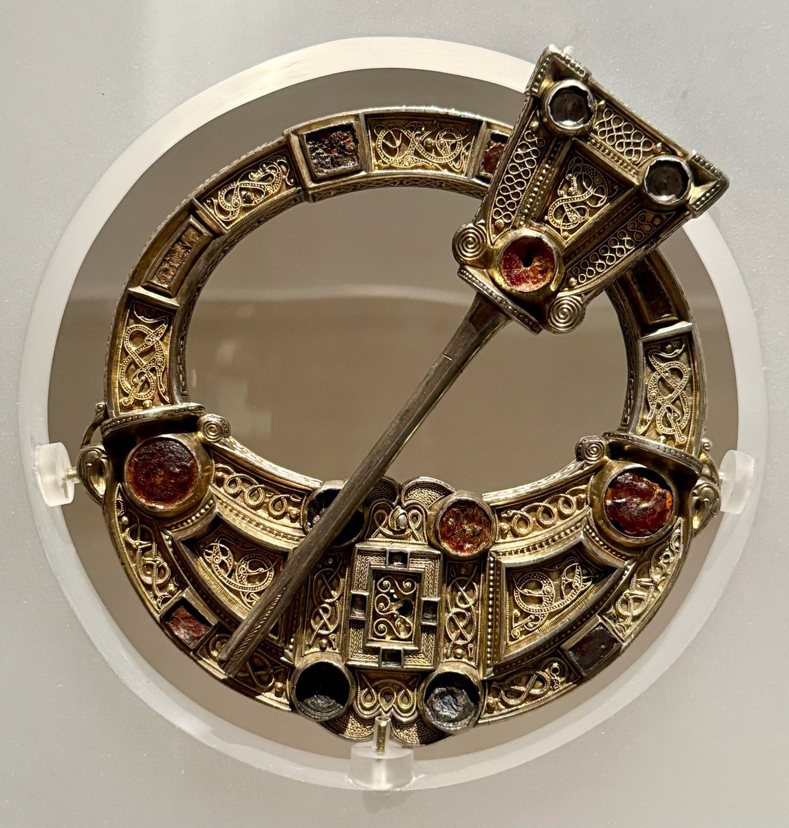 KPW1453's tweet image. The Hunterston Brooch from the collections of the National Museums of Scotland in Edinburgh. Dating to around 700 AD, the brooch was found at Hunterston in North Ayrshire during the 1830s. 📸 My own. #FindsFriday #HunterstonBrooch