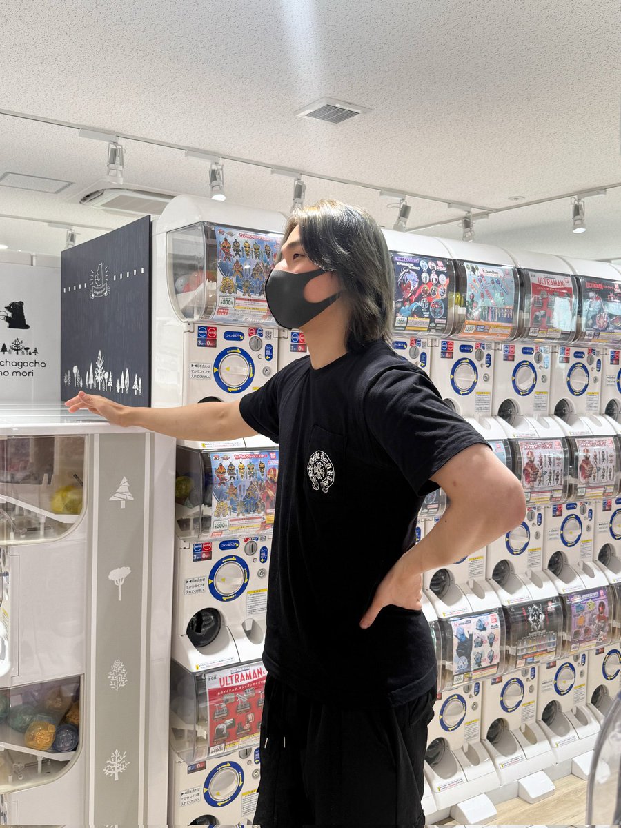 museofdae's tweet image. Daesung... if he doesn't have stylist in his life, all he wear in his daily life is all black outfit😭🖤