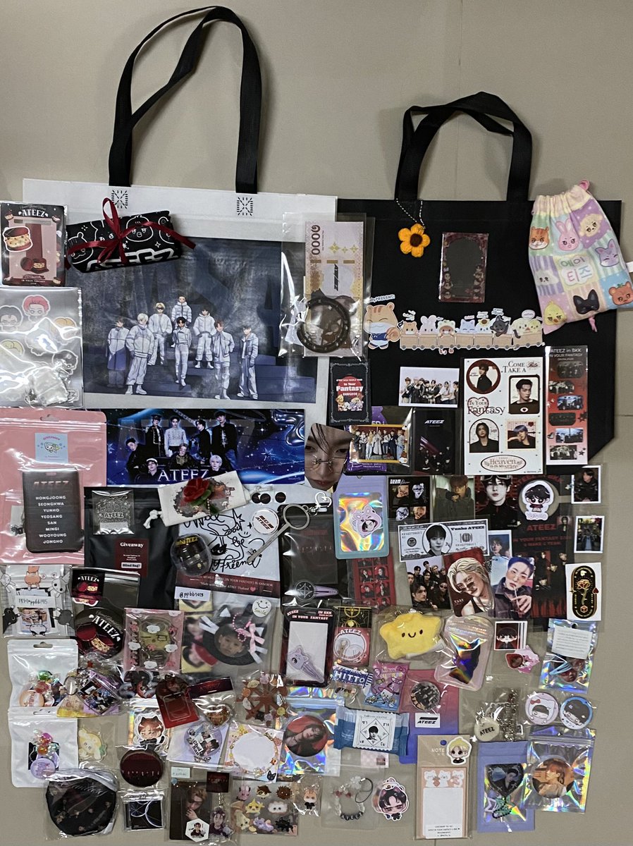 ขอบคุณ Giveawayทุกคนมากนะค้าบ 
น่ารักทุกชิ้นเลย💕
#Atinyนักแจก
#ATEEZinBKK
#InYourFantasy_bkk