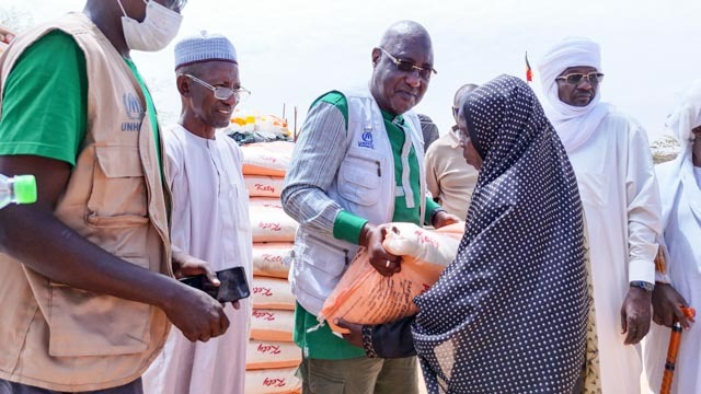 AIRDInt's tweet image. Refugees in Marassabre camp, Chad, are rebuilding their lives with dignity.

Through the provision of shelters and essential household items, AIRD is helping families settle safely and restore a sense of normalcy. #HumanitarianAction #RefugeeSupport