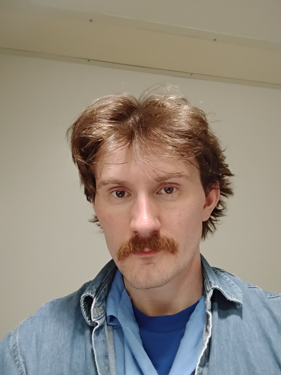 12 o'clock, she kinda bit her lip tweet media