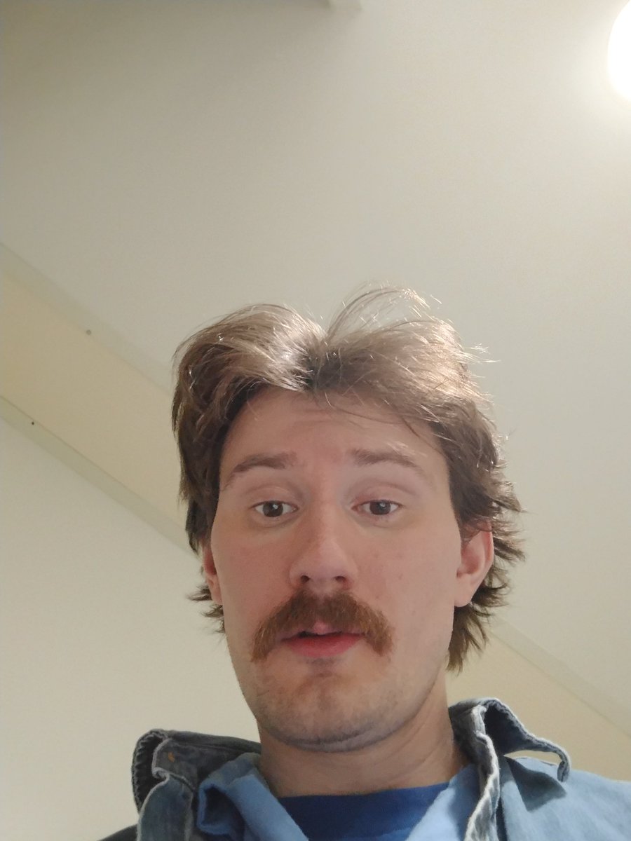 12 o'clock, she kinda bit her lip tweet media