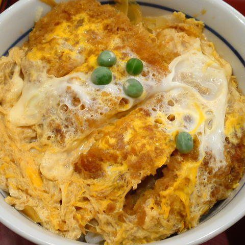 RANKINGDOM3's tweet photo. みんなはどっちのかつ丼が好き？

←　サクサク感の残るふんわりかつ丼

→　衣がべちゃべちゃのしっとりかつ丼

#グルメ
#大食い女子
#料理好きな人とつながりたい
#いいねした人フォローする
#いいねした人全員フォローする
#フォロバ100
#相互フォロー https://t.co/tswIpuJmVW