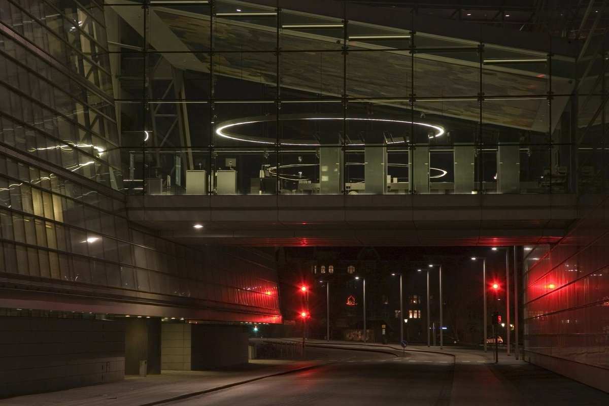 Princess_70s's tweet image. The future isn’t coming… it’s already here.
From smart cities to AI driven lives, we’re witnessing history in real time.
#FutureNow #Innovation #TechWorld #SmartCities