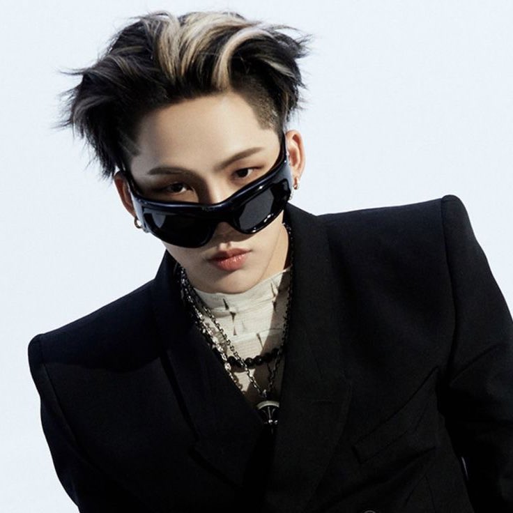 𝒆𝒓𝒓𝒆 🜁𓂃 🎆ᴺᴼᴮᴼᴰʸ🎇 tweet media