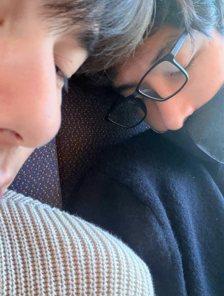 LovelyGellaa's tweet image. 미쳤네 이 사진 뭐야 진짜
연상 연하 가졌다고 과시하는건가 진심 
이게 연인 사진 아니면 뭔데!!!!!! 😍😍😍

#SammysChildrensDay #XiZhao
#HeChangXi #HeYanZhao