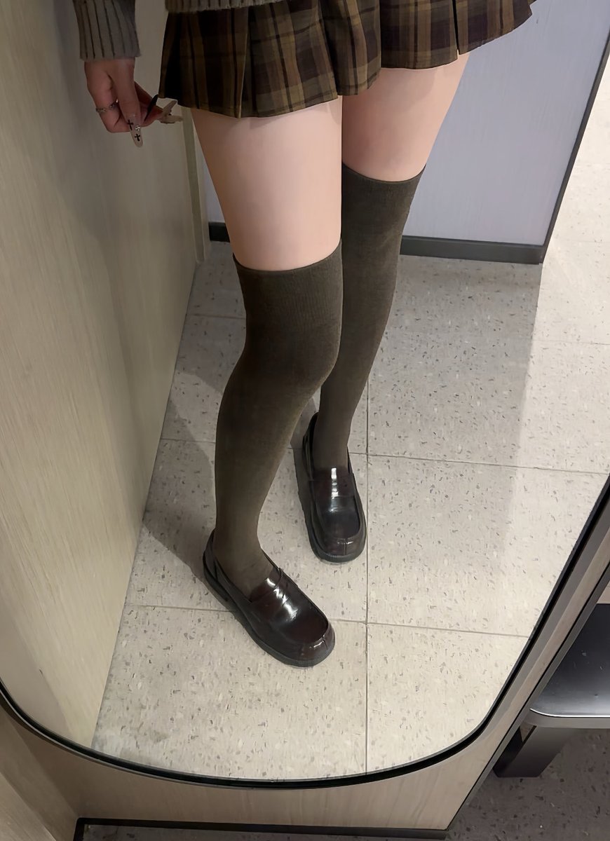 烟尘花锁眉 tweet media