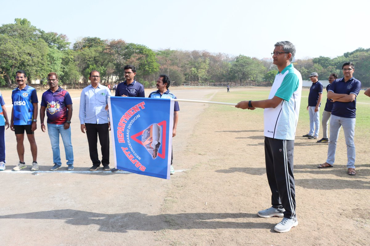 drmsecunderabad's tweet photo. Dr.R.Gopalakrishnan, DRM/SC, inaugurated the 2nd DRM Inter-Departmental Premier League (Sports) with a ceremonial torch rally &amp; flag hoisting at RSC Sports Complex, Secunderabad, marking a spirited beginning to the event participated by officers and staff of all departments https://t.co/0eKobeSy9K
