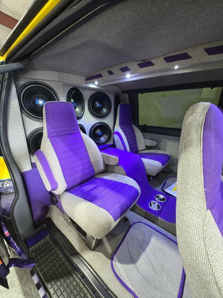The 90s are back

Astro bagged
Eight 12s 
8000 watts