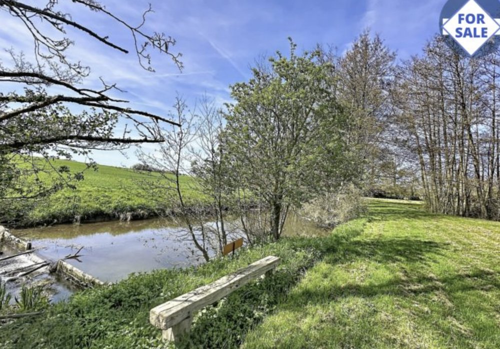 Cle_France tweet media