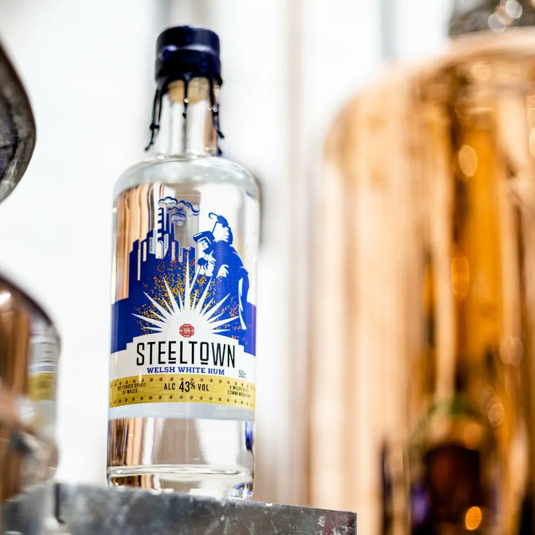 Spirit_of_Wales's tweet image. Clean, smooth and incredibly versatile.
Steeltown White Rum is perfect for mojitos, daiquiris or simple lime and soda serves.
A must have for your home bar this spring.
👉 spiritofwales.com/product/steelt…
#WhiteRum #WelshSpirits #SpiritOfWales
