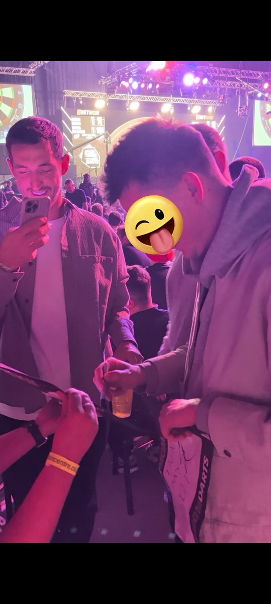 Brett Mendoza💙 tweet media