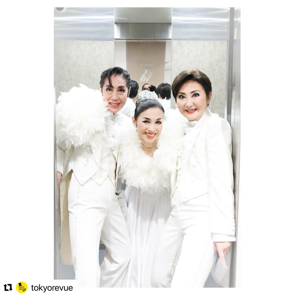 SKD_OG_STAS's tweet photo. 終演後のオフショットを公開📸💕
.
📍次回公演
東京レビュー2026「夏おどり」
7月9日(木)・10日(金)・11日(土)
浅草花劇場(浅草花やしき内)
※チケットご予約開始まで、今しばらくお待ちくださいませ！

#東京レビュー
#春のおどり2026
#浅草花劇場
#revue https://t.co/44WkYnbhR4