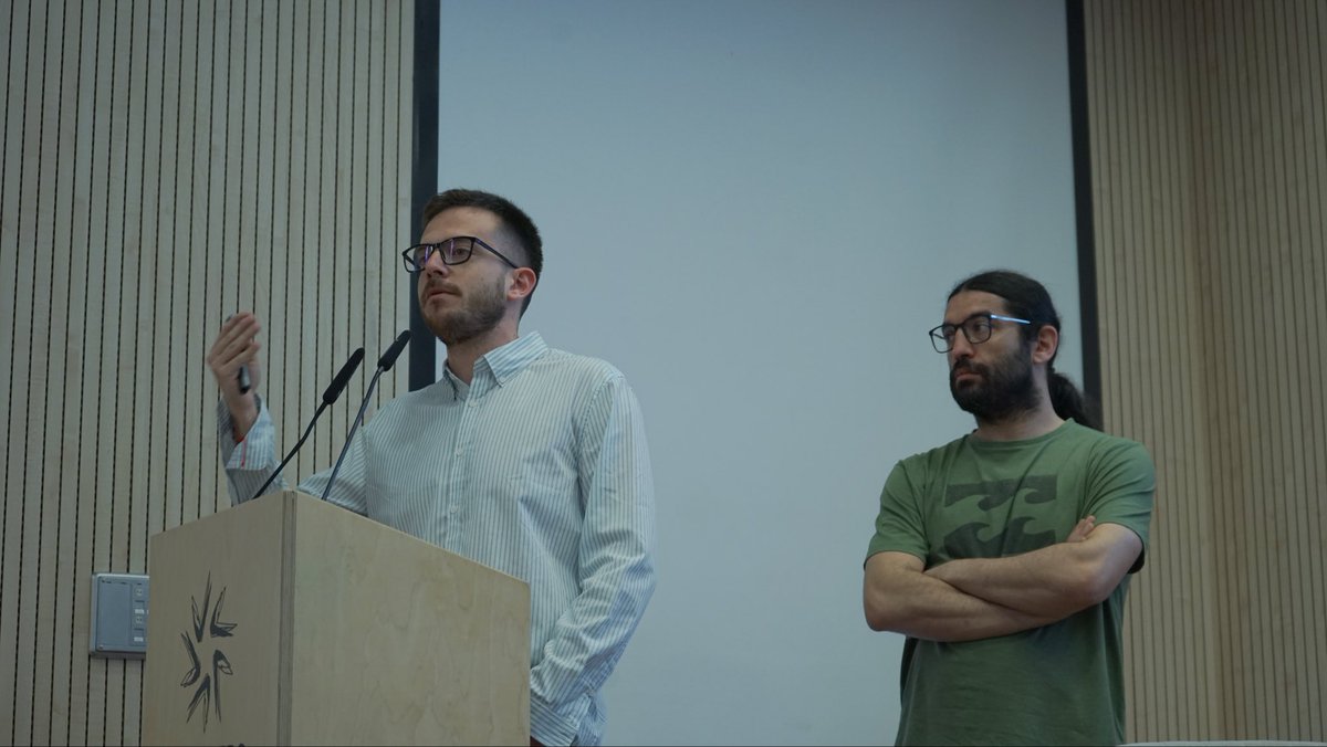 Congreso_ComRed's tweet photo. 📸Comenzamos la segunda jornada con mesas paralelas: desde el algoritmo de Netflix hasta la IA-dependencia de la Generación Z 🤳 https://t.co/TBMwpCLU0g